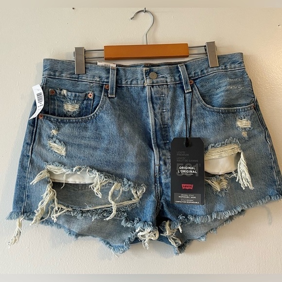 Levi's 501 High Rise Denim Shorts Fault Line Size 32 NWT Distressed Grunge Punk - Picture 5 of 14